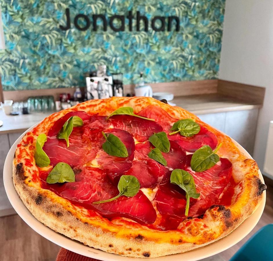Bed and breakfast Jonathan Bed&pizza *
