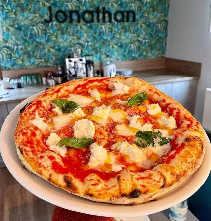 Jonathan Bed&pizza